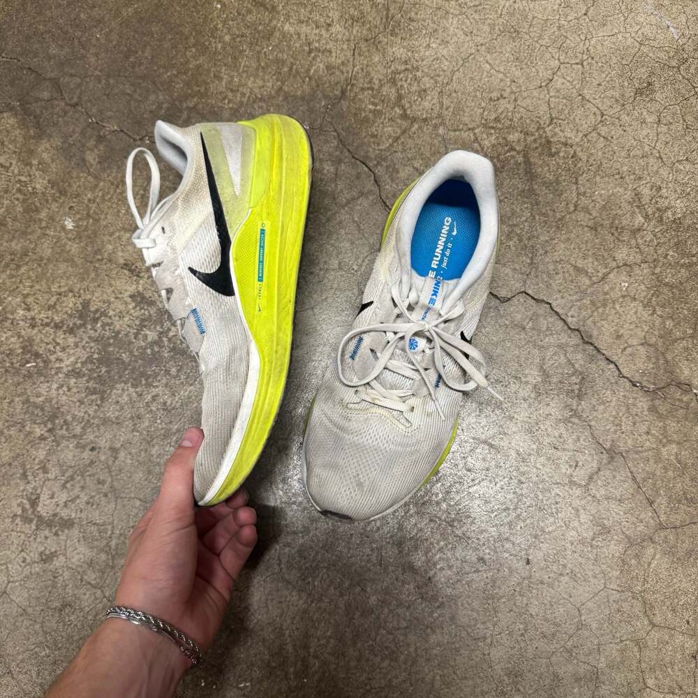 Nike Air Zoom Structure 25 Running Shoes in White/Cyber/Black - Picture 4 of 7
